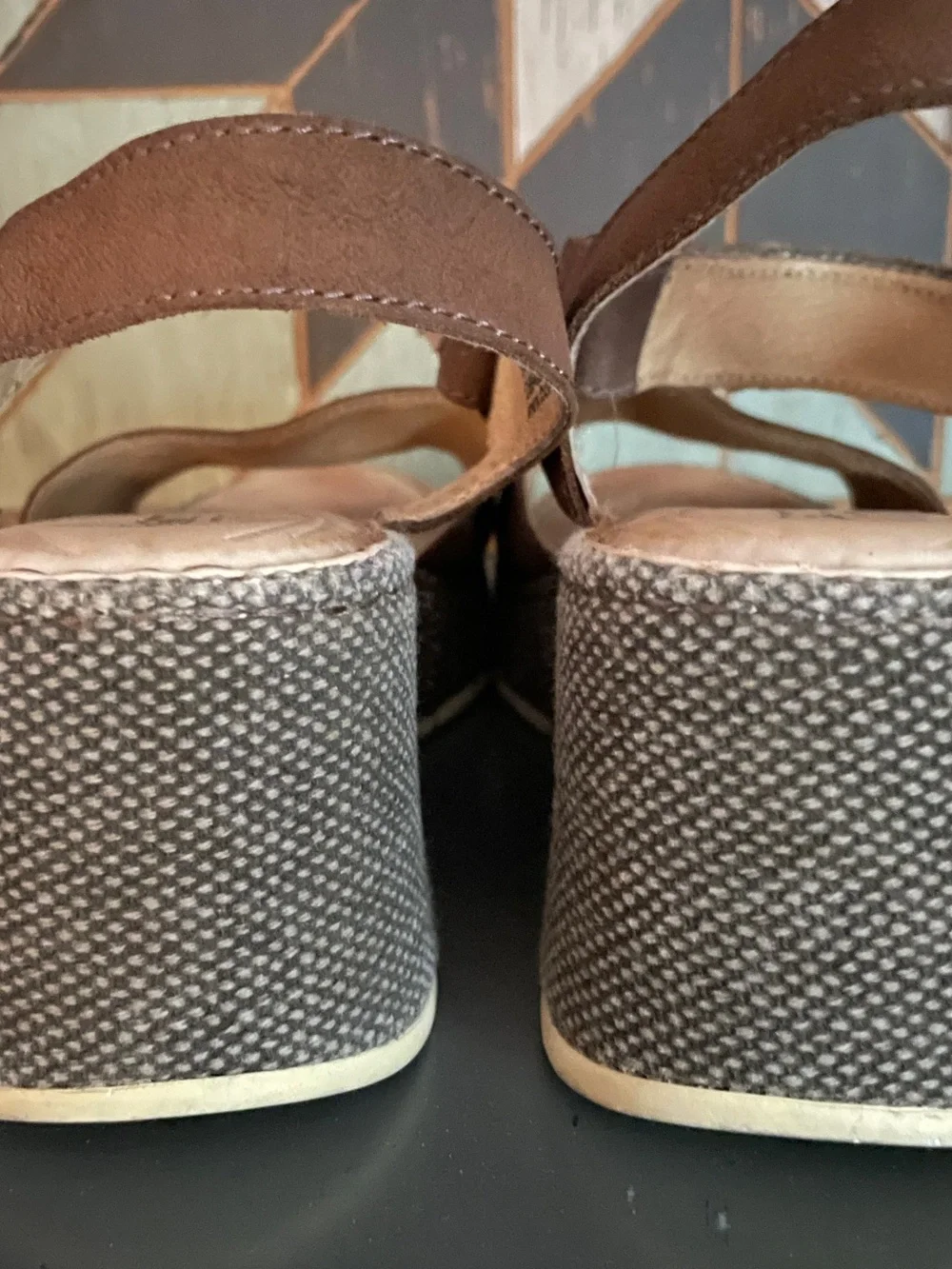 Born Lucee Brown Nubuck Leather Platform Wedge Sandals Hook & Loop 9M